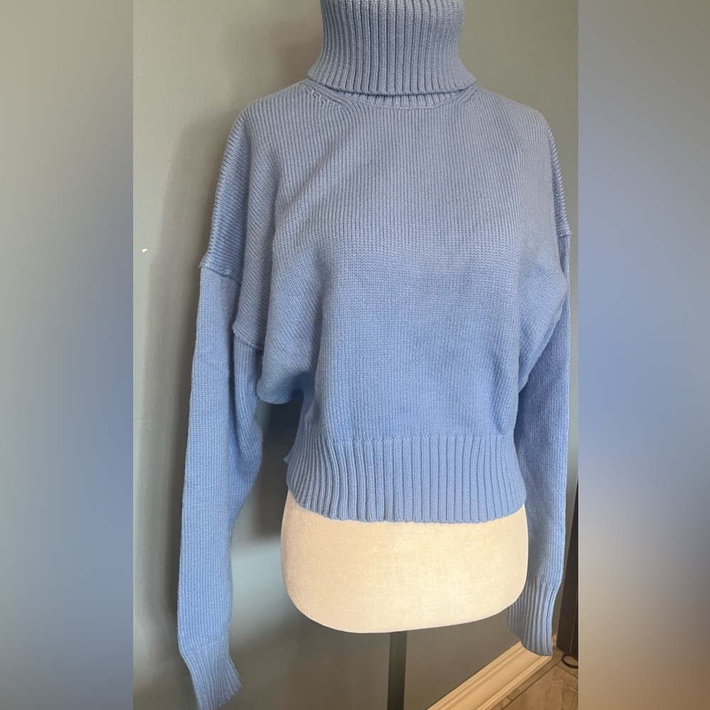 Club Monaco Womans Turtleneck, Cornflower Blue, Size L. NWOT condition.
